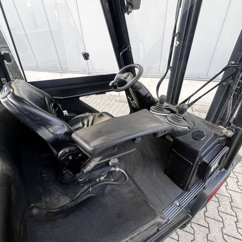 Linde H25D (392) - Dízel targonca: 5 kép. Linde H25D (392) - Dízel targonca: 5 kép.