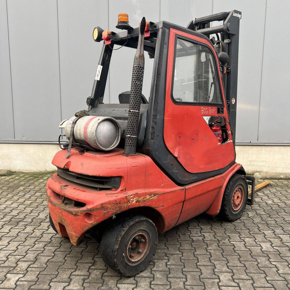 Linde H25T-03 (351) - Gázüzemű targonca: 2 kép. Linde H25T-03 (351) - Gázüzemű targonca: 2 kép.