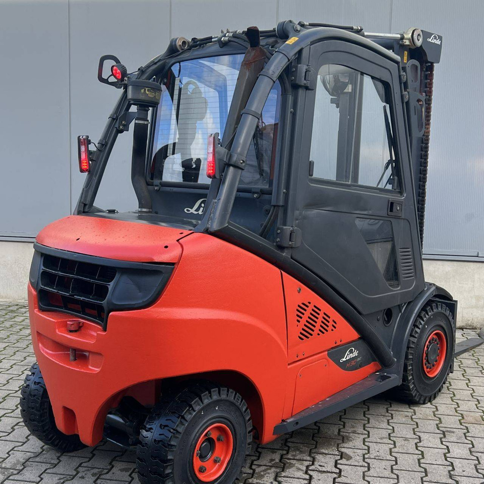 Linde H30D-02 (393) EVO - Dízel targonca: 2 kép. Linde H30D-02 (393) EVO - Dízel targonca: 2 kép.
