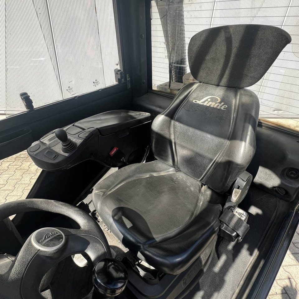 Linde H30D-02 (393) EVO - Dízel targonca: 4 kép. Linde H30D-02 (393) EVO - Dízel targonca: 4 kép.