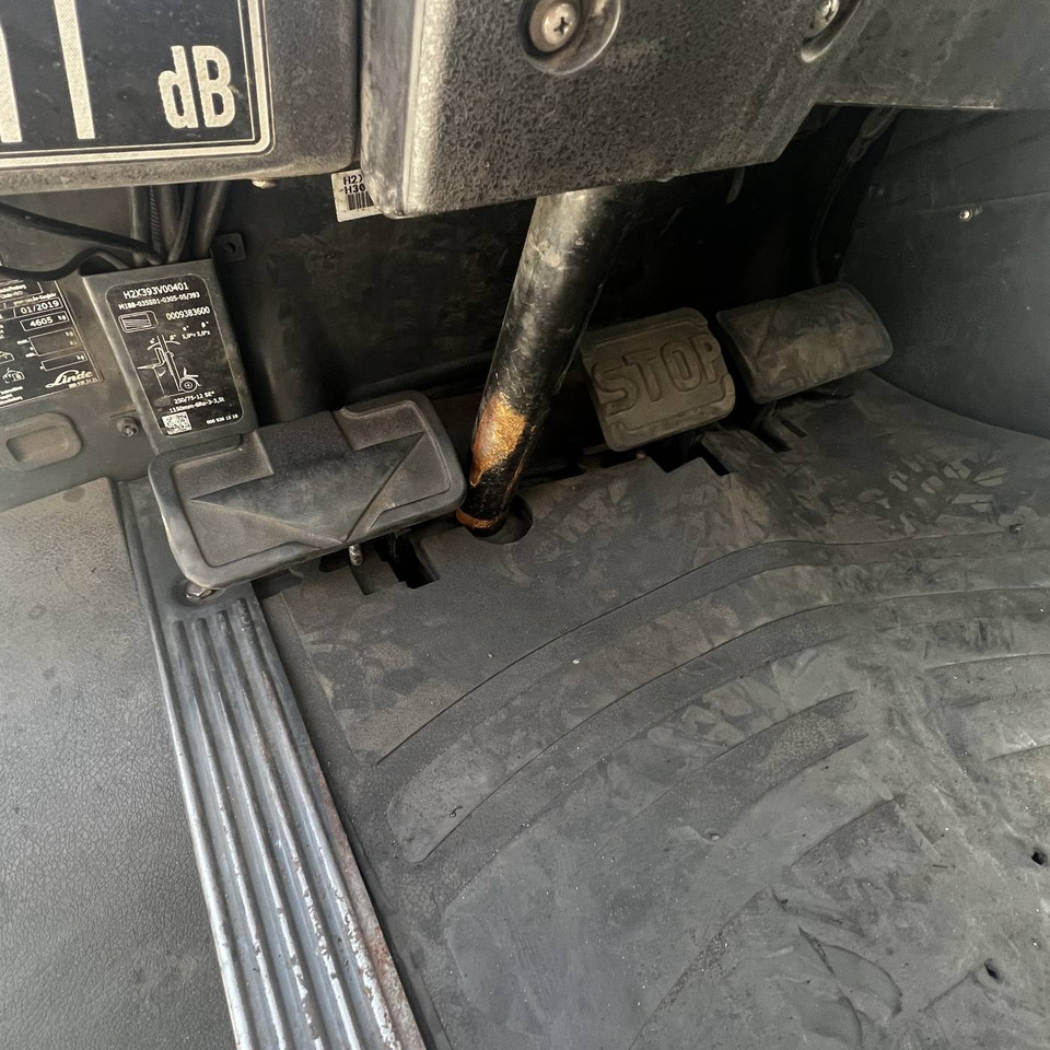 Linde H30D-02 (393) EVO - Dízel targonca: 5 kép. Linde H30D-02 (393) EVO - Dízel targonca: 5 kép.