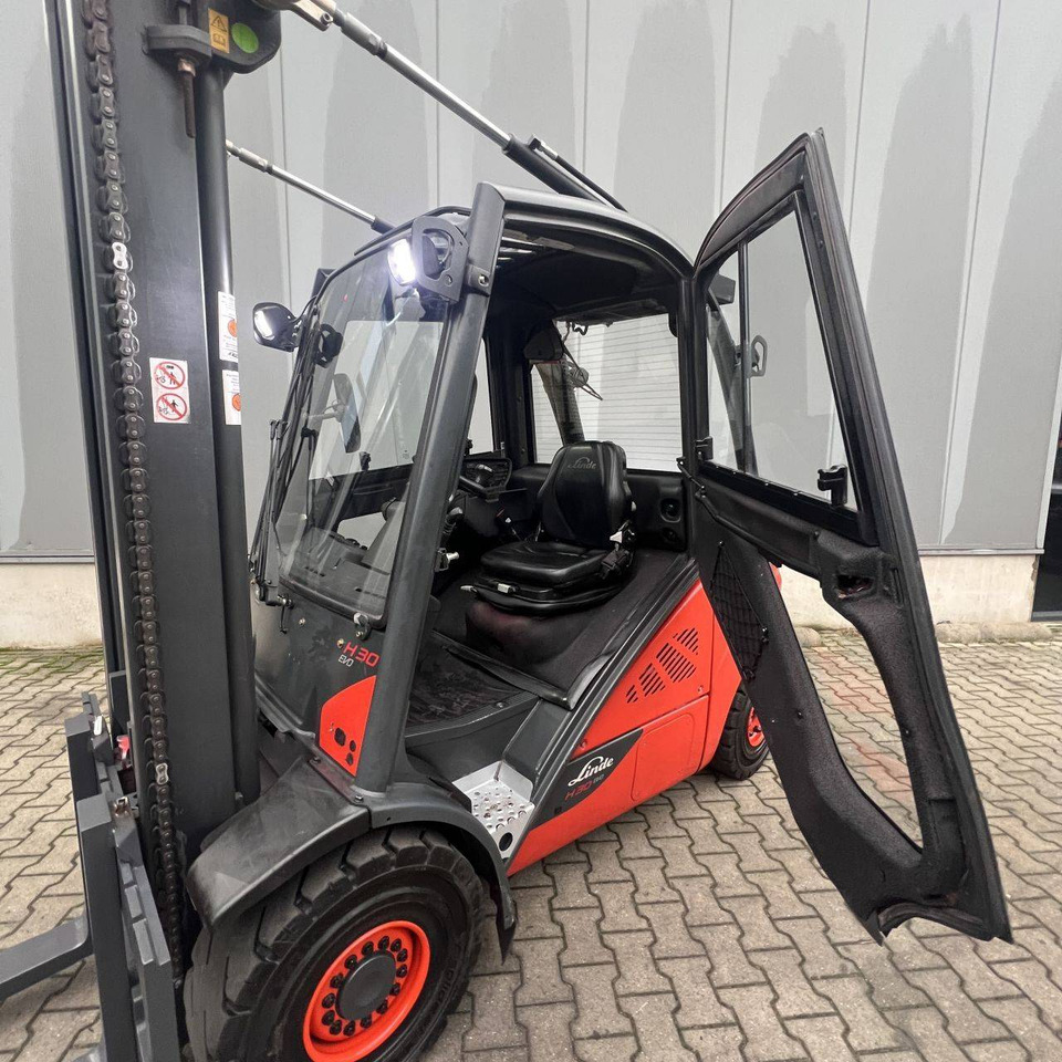 Linde H30D (393) EVO - Dízel targonca: 4 kép. Linde H30D (393) EVO - Dízel targonca: 4 kép.