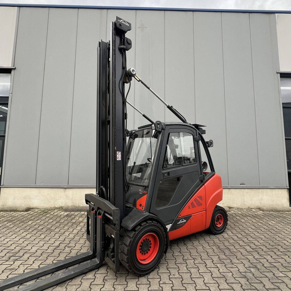 Linde H35T-02 (393) EVO - Gázüzemű targonca: 1 kép. Linde H35T-02 (393) EVO - Gázüzemű targonca: 1 kép.