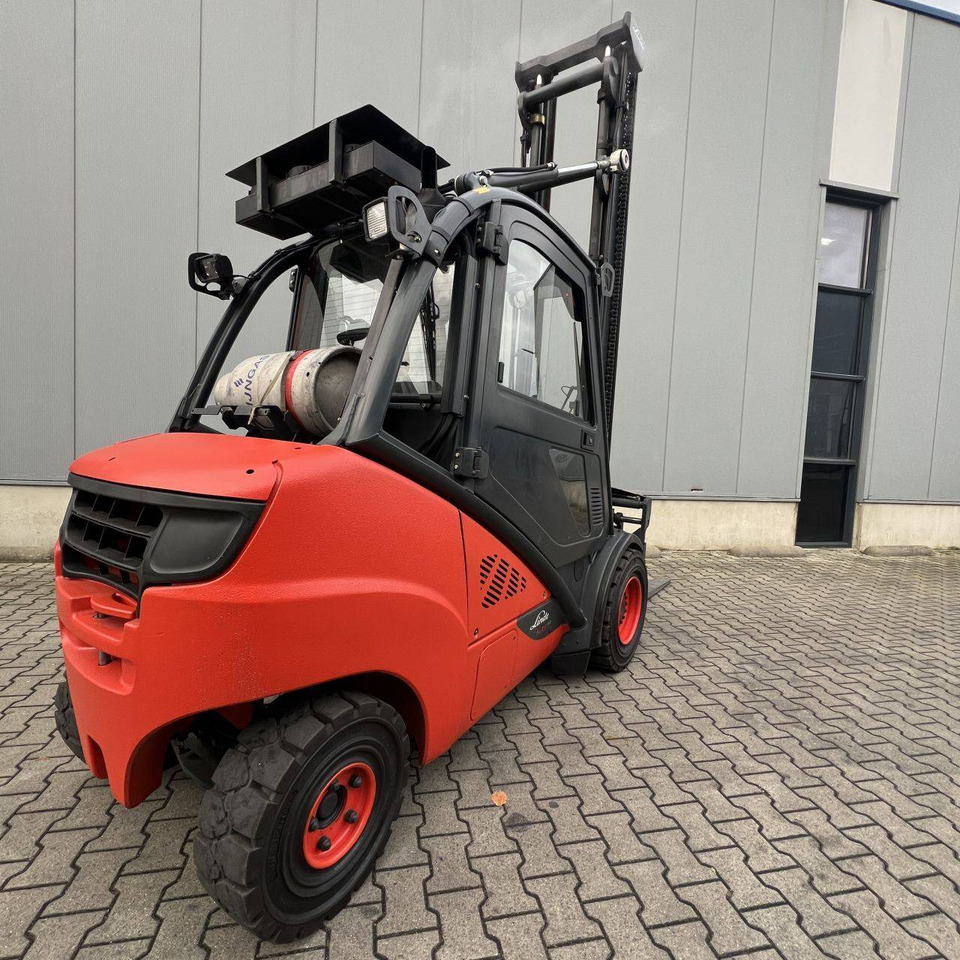 Linde H35T-02 (393) EVO - Gázüzemű targonca: 2 kép. Linde H35T-02 (393) EVO - Gázüzemű targonca: 2 kép.