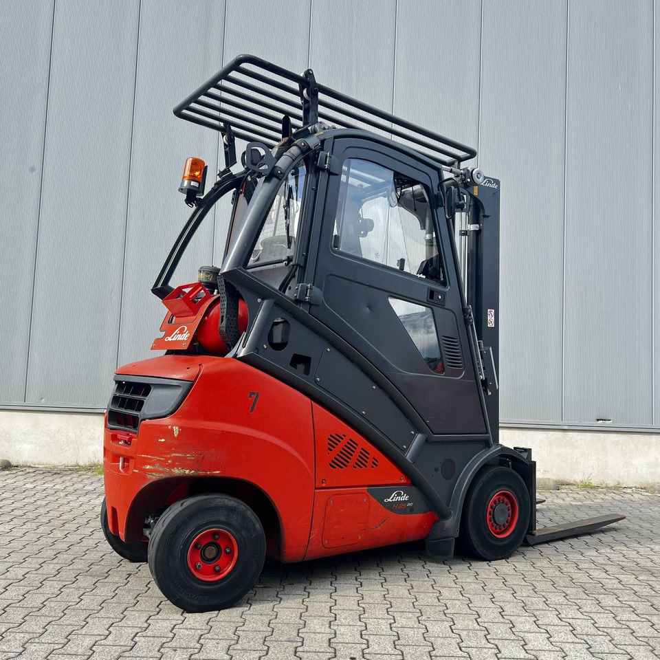 Linde H35T (393-02) EVO - Gázüzemű targonca: 1 kép. Linde H35T (393-02) EVO - Gázüzemű targonca: 1 kép.
