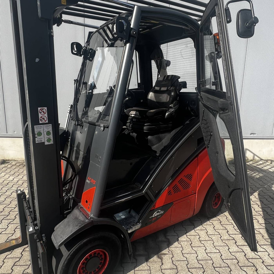 Linde H35T (393-02) EVO - Gázüzemű targonca: 3 kép. Linde H35T (393-02) EVO - Gázüzemű targonca: 3 kép.