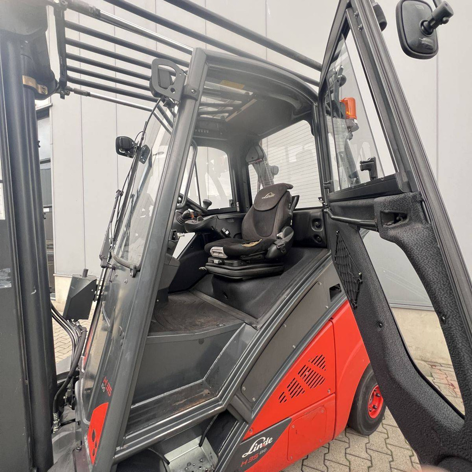 Linde H35T (393-02) EVO - Gázüzemű targonca: 4 kép. Linde H35T (393-02) EVO - Gázüzemű targonca: 4 kép.