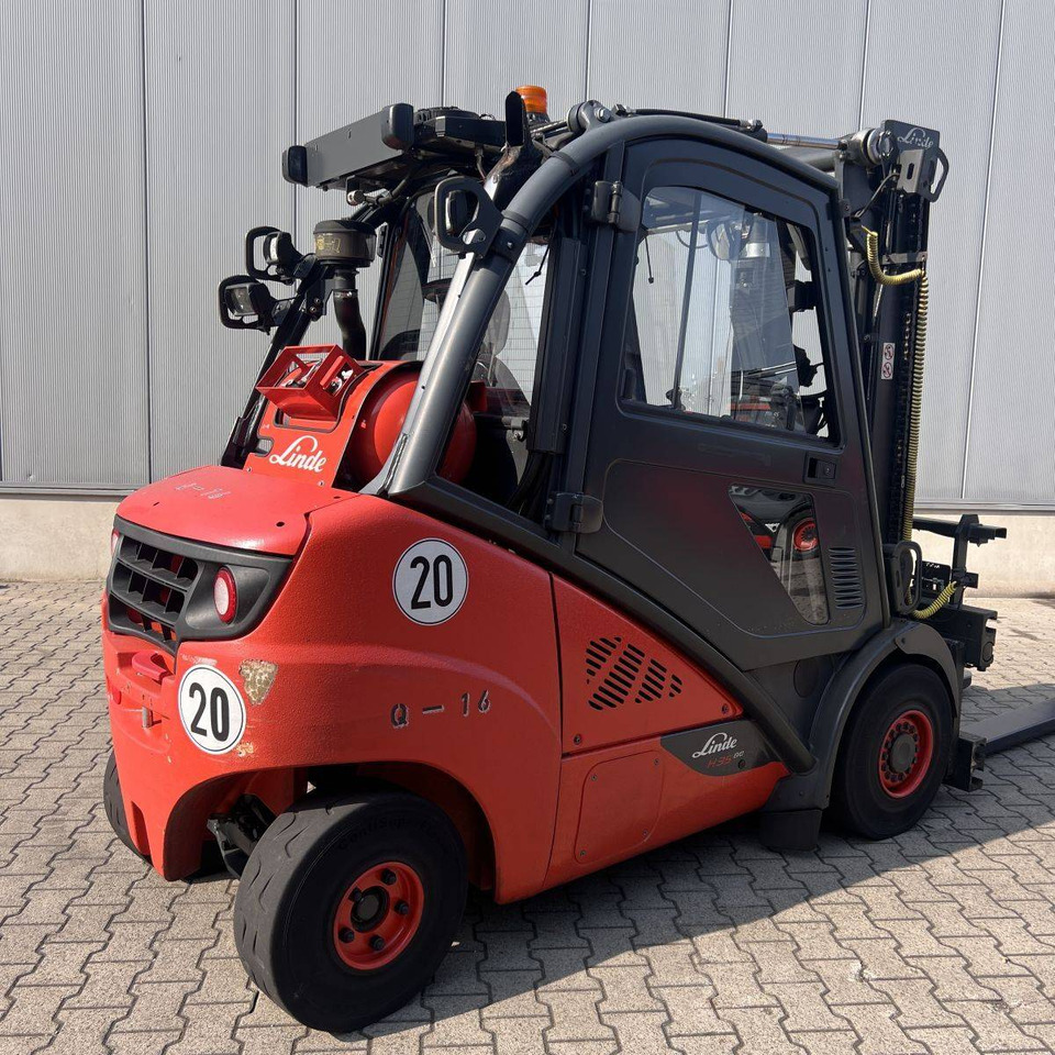 Linde H35T (393-02) EVO - Gázüzemű targonca: 2 kép. Linde H35T (393-02) EVO - Gázüzemű targonca: 2 kép.