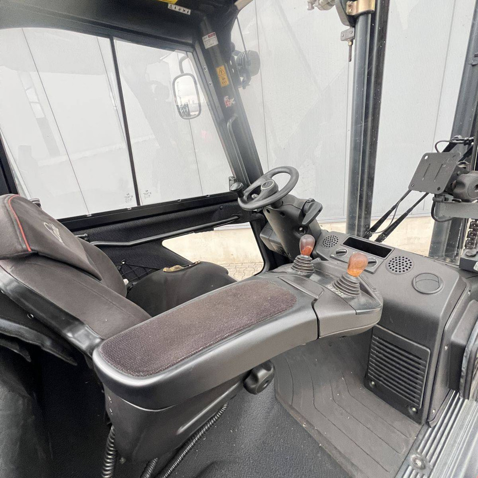 Linde H35T (393-02) EVO - Gázüzemű targonca: 5 kép. Linde H35T (393-02) EVO - Gázüzemű targonca: 5 kép.