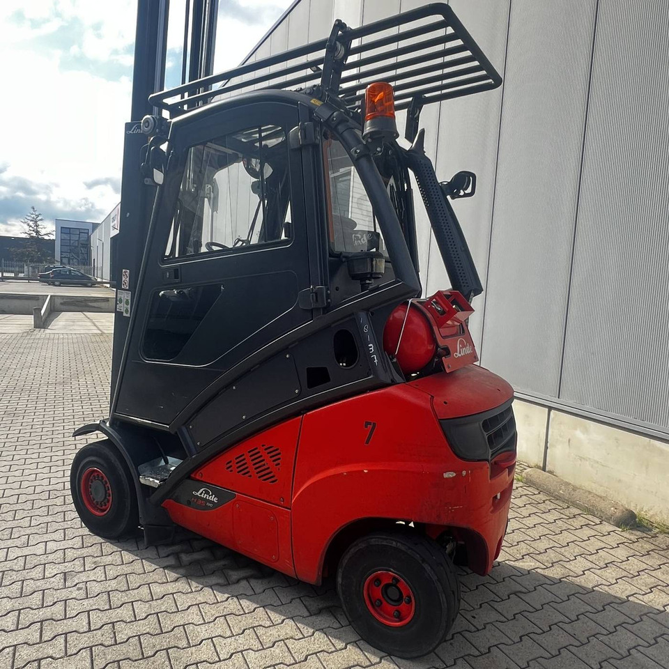Linde H35T (393-02) EVO - Gázüzemű targonca: 2 kép. Linde H35T (393-02) EVO - Gázüzemű targonca: 2 kép.