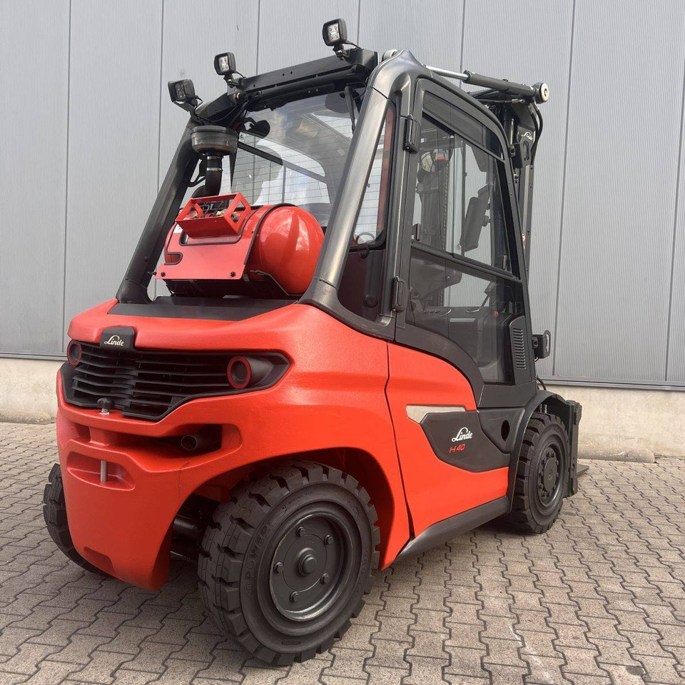 Linde H40/600T (1204) - Gázüzemű targonca: 2 kép. Linde H40/600T (1204) - Gázüzemű targonca: 2 kép.