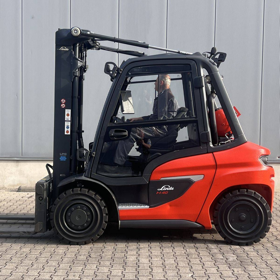 Linde H40/600T (1204) - Gázüzemű targonca: 3 kép. Linde H40/600T (1204) - Gázüzemű targonca: 3 kép.