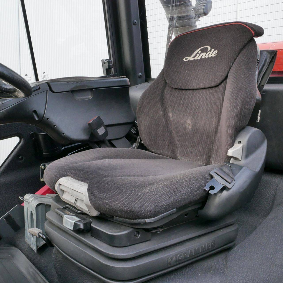 Linde H40T-02 EVO (394) - Gázüzemű targonca: 4 kép. Linde H40T-02 EVO (394) - Gázüzemű targonca: 4 kép.