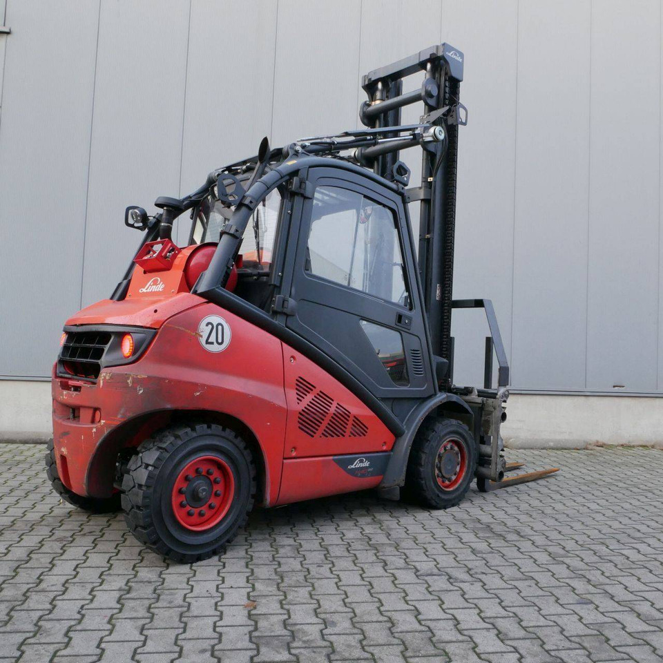 Linde H40T-02 EVO (394) - Gázüzemű targonca: 2 kép. Linde H40T-02 EVO (394) - Gázüzemű targonca: 2 kép.