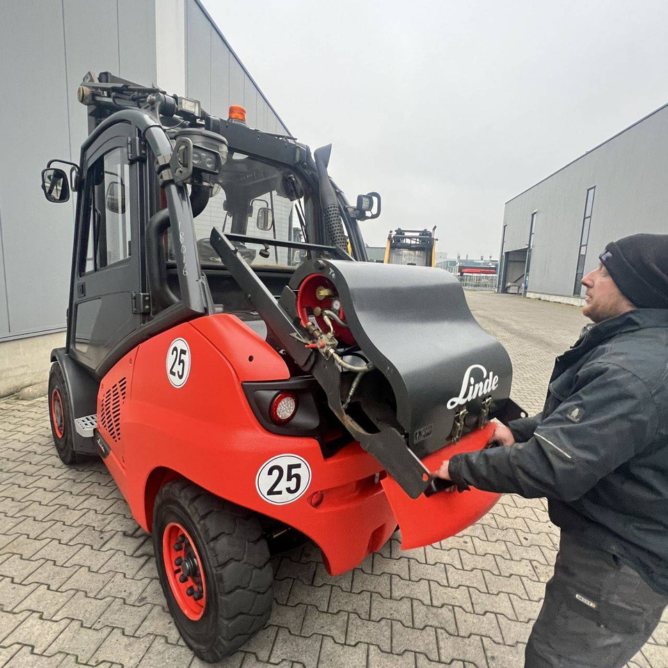 Linde H50T-02 (394) EVO - Gázüzemű targonca: 4 kép. Linde H50T-02 (394) EVO - Gázüzemű targonca: 4 kép.
