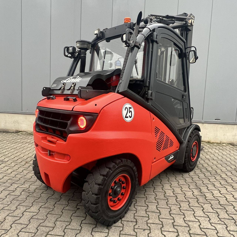 Linde H50T-02 (394) EVO - Gázüzemű targonca: 3 kép. Linde H50T-02 (394) EVO - Gázüzemű targonca: 3 kép.