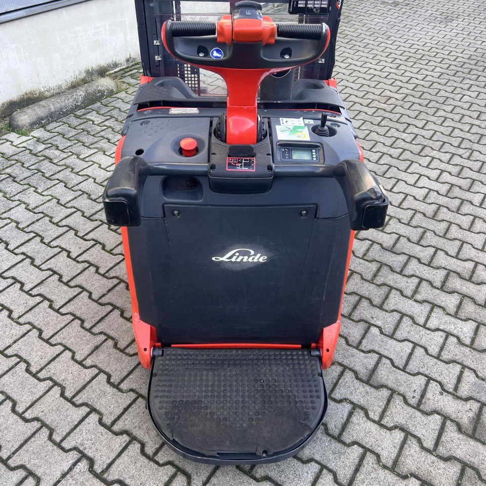 Linde L07AC-AP (1170) - Emelőtargoncá: 3 kép. Linde L07AC-AP (1170) - Emelőtargoncá: 3 kép.