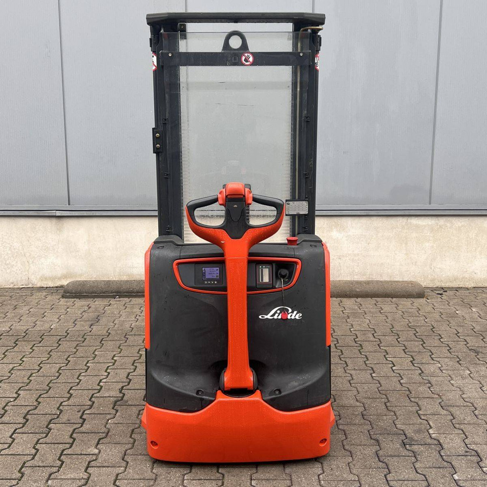 Linde L16 (1173) - Emelőtargoncá: 2 kép. Linde L16 (1173) - Emelőtargoncá: 2 kép.