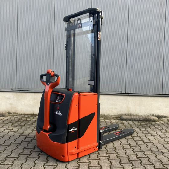 Linde L16 (1173) - Emelőtargoncá: 4 kép. Linde L16 (1173) - Emelőtargoncá: 4 kép.