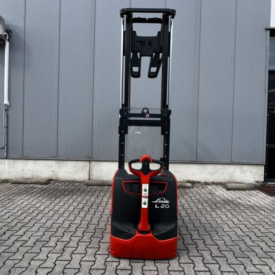 Linde L20 (1173) - Emelőtargoncá: 3 kép. Linde L20 (1173) - Emelőtargoncá: 3 kép.