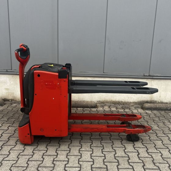 Linde T16L (1152) - Kézi raklapemelő: 5 kép. Linde T16L (1152) - Kézi raklapemelő: 5 kép.