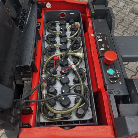 Linde T16L (1152) - Kézi raklapemelő: 3 kép. Linde T16L (1152) - Kézi raklapemelő: 3 kép.