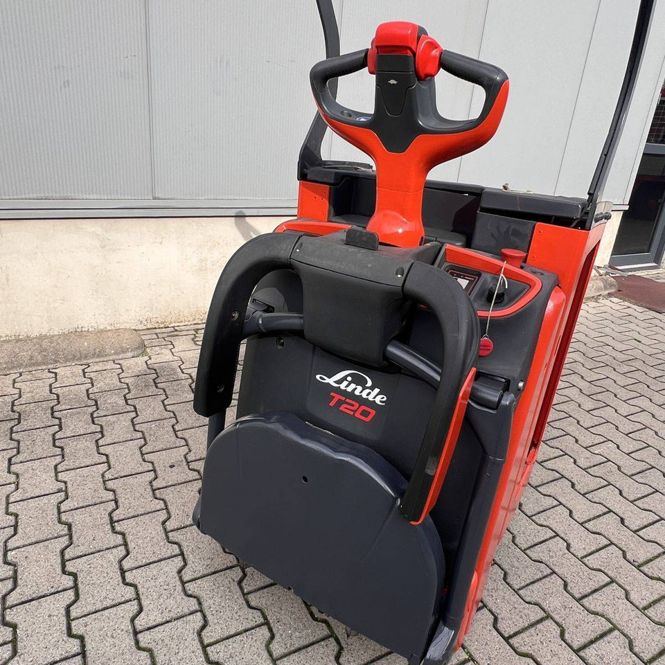 Linde T20AP (1153) - Kézi raklapemelő: 3 kép. Linde T20AP (1153) - Kézi raklapemelő: 3 kép.