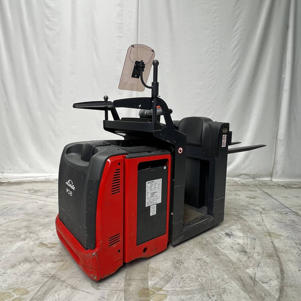 Linde V08-02 (1110) - Komissiózó targoncá: 1 kép. Linde V08-02 (1110) - Komissiózó targoncá: 1 kép.