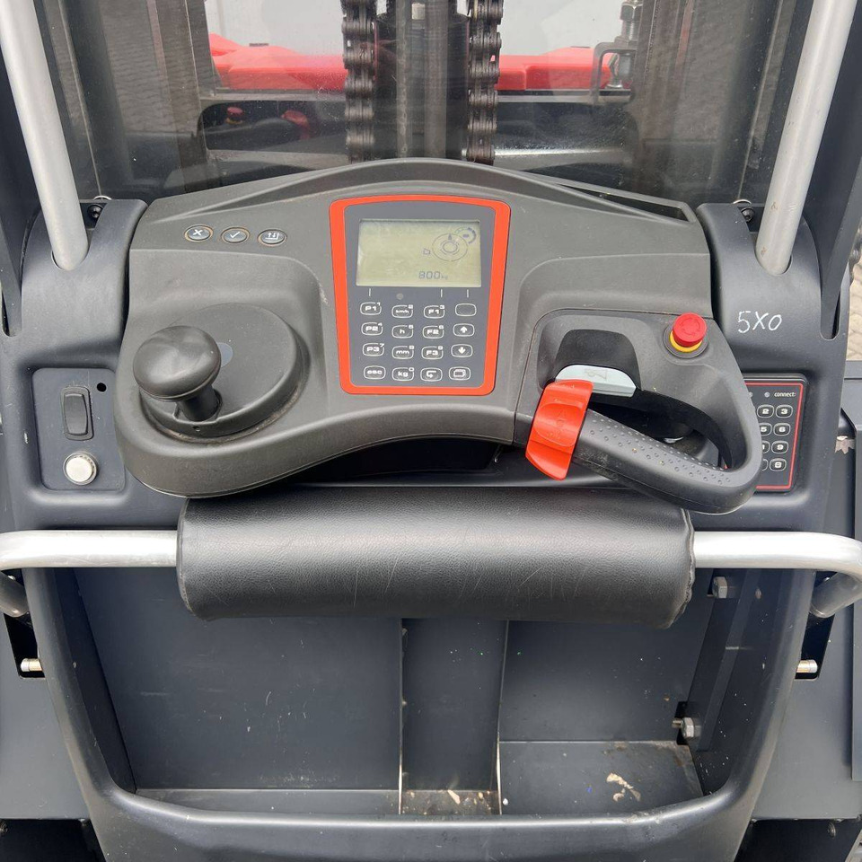 Linde V48 (5213) - Komissiózó targoncá: 4 kép. Linde V48 (5213) - Komissiózó targoncá: 4 kép.