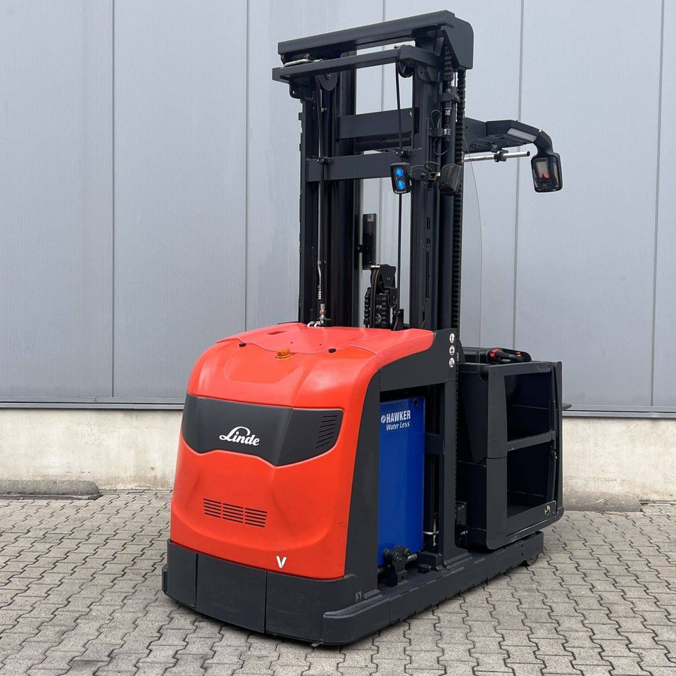 Linde V48 (5213) - Komissiózó targoncá: 2 kép. Linde V48 (5213) - Komissiózó targoncá: 2 kép.