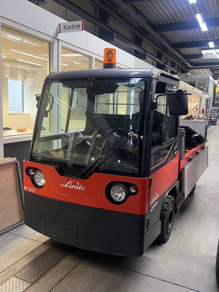 Linde W20 (127) - Terminál targoncá: 1 kép. Linde W20 (127) - Terminál targoncá: 1 kép.