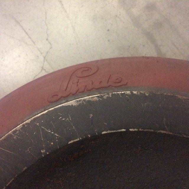 Load wheel for Linde R20/R20N/R20S Series 115-03 - Kormányzás - Anyagmozgató gép: 3 kép. Load wheel for Linde R20/R20N/R20S Series 115-03 - Kormányzás - Anyagmozgató gép: 3 kép.