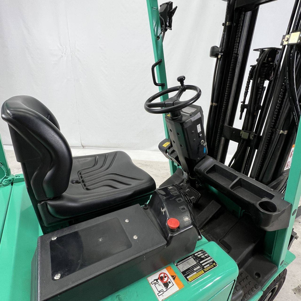 Mitsubishi FB16KT - Elektromos targonca: 3 kép. Mitsubishi FB16KT - Elektromos targonca: 3 kép.