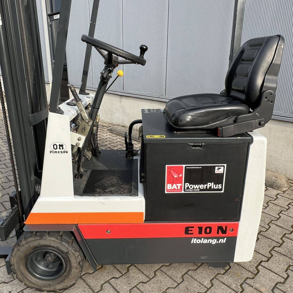 OM Pimespo E10N - Elektromos targonca: 4 kép. OM Pimespo E10N - Elektromos targonca: 4 kép.