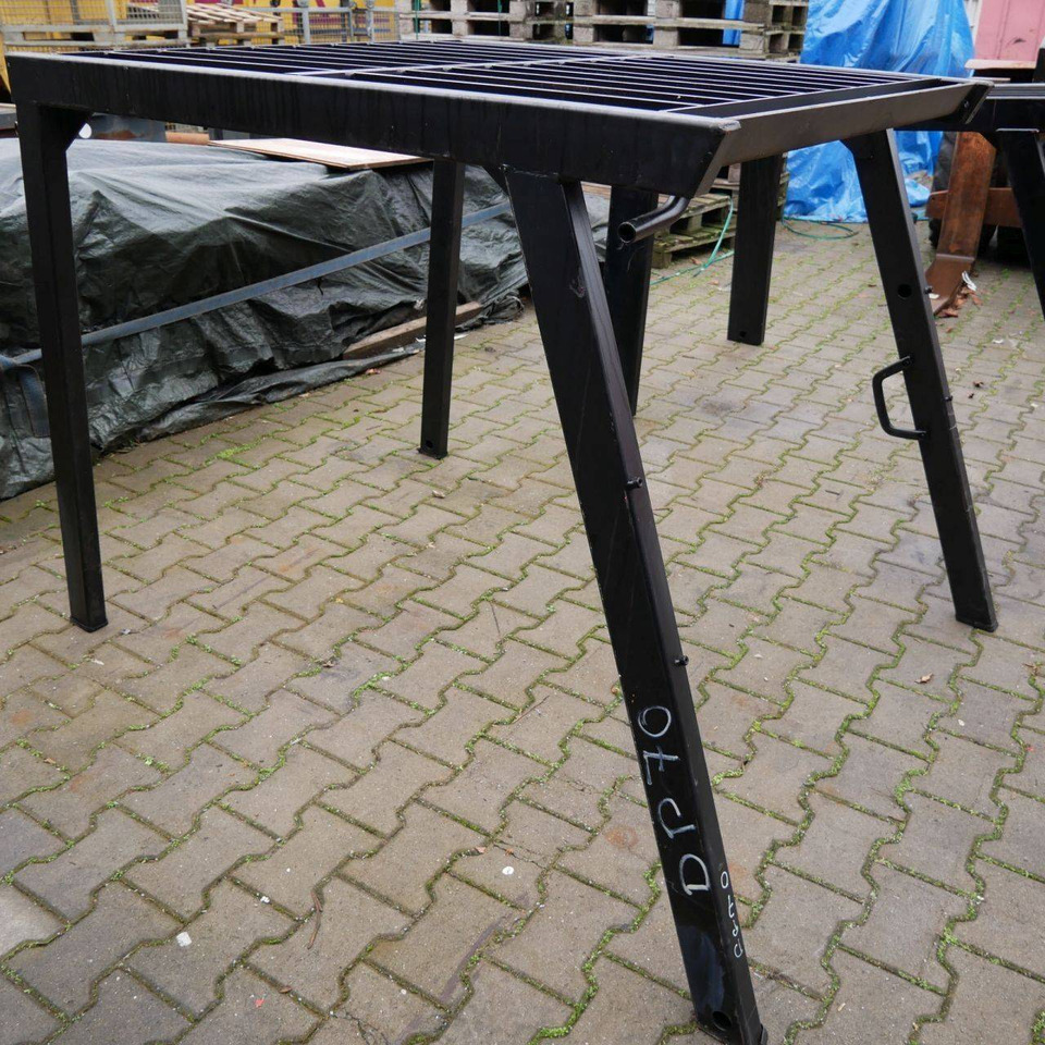 Overhead Guard for Caterpillar DP70 - Karosszéria és külső - Anyagmozgató gép: 2 kép. Overhead Guard for Caterpillar DP70 - Karosszéria és külső - Anyagmozgató gép: 2 kép.