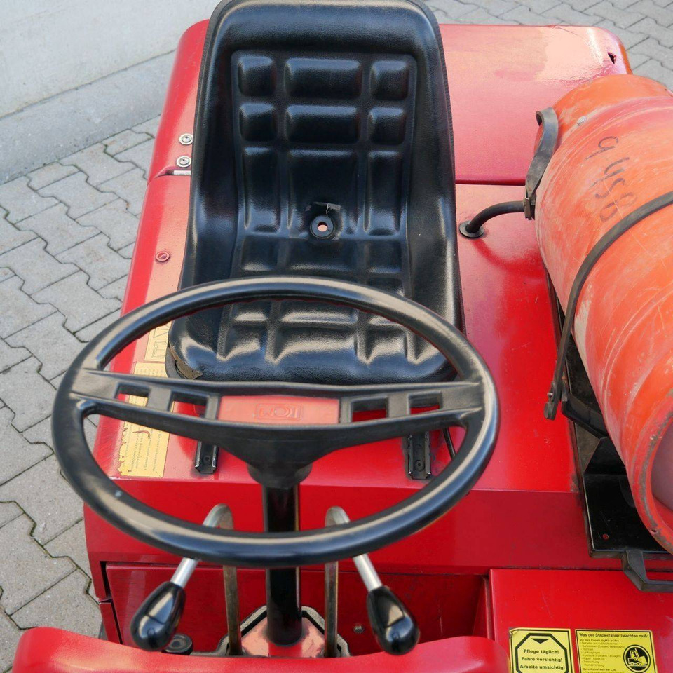 RCM 703H (LPG) - Ipari seprőgép: 3 kép. RCM 703H (LPG) - Ipari seprőgép: 3 kép.