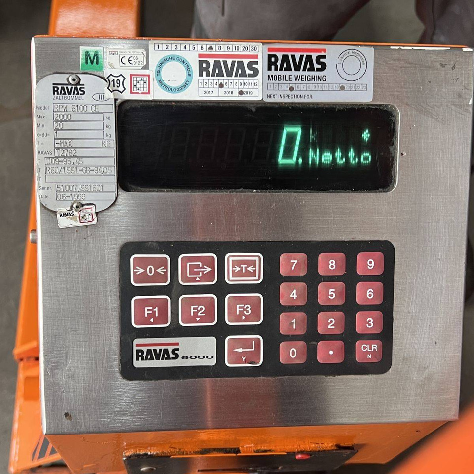 Kézi raklapemelő Ravas RPW 6100: 6 kép. Kézi raklapemelő Ravas RPW 6100: 6 kép.