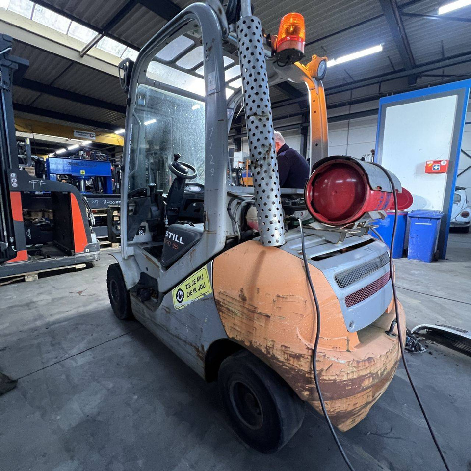 Still RX70-25T - Elektromos targonca: 2 kép. Still RX70-25T - Elektromos targonca: 2 kép.