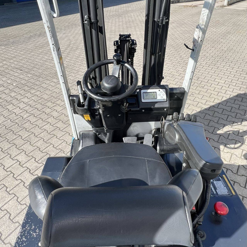 Unicarriers AG1N1L16Q - Elektromos targonca: 4 kép. Unicarriers AG1N1L16Q - Elektromos targonca: 4 kép.