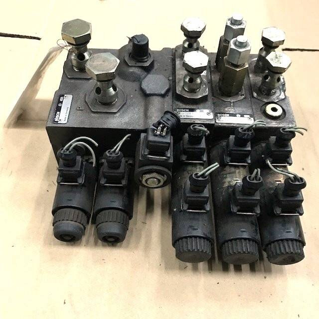 Valve Block for Still R60-30,R60-35, R60-40, R60-45, R60-50 - Hidraulikus szelep - Anyagmozgató gép: 1 kép. Valve Block for Still R60-30,R60-35, R60-40, R60-45, R60-50 - Hidraulikus szelep - Anyagmozgató gép: 1 kép.