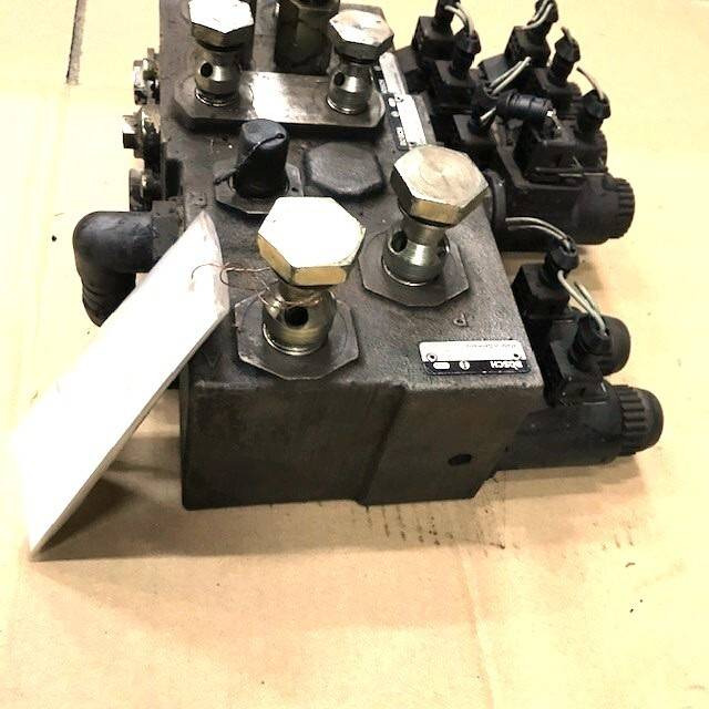 Valve Block for Still R60-30,R60-35, R60-40, R60-45, R60-50 - Hidraulikus szelep - Anyagmozgató gép: 4 kép. Valve Block for Still R60-30,R60-35, R60-40, R60-45, R60-50 - Hidraulikus szelep - Anyagmozgató gép: 4 kép.