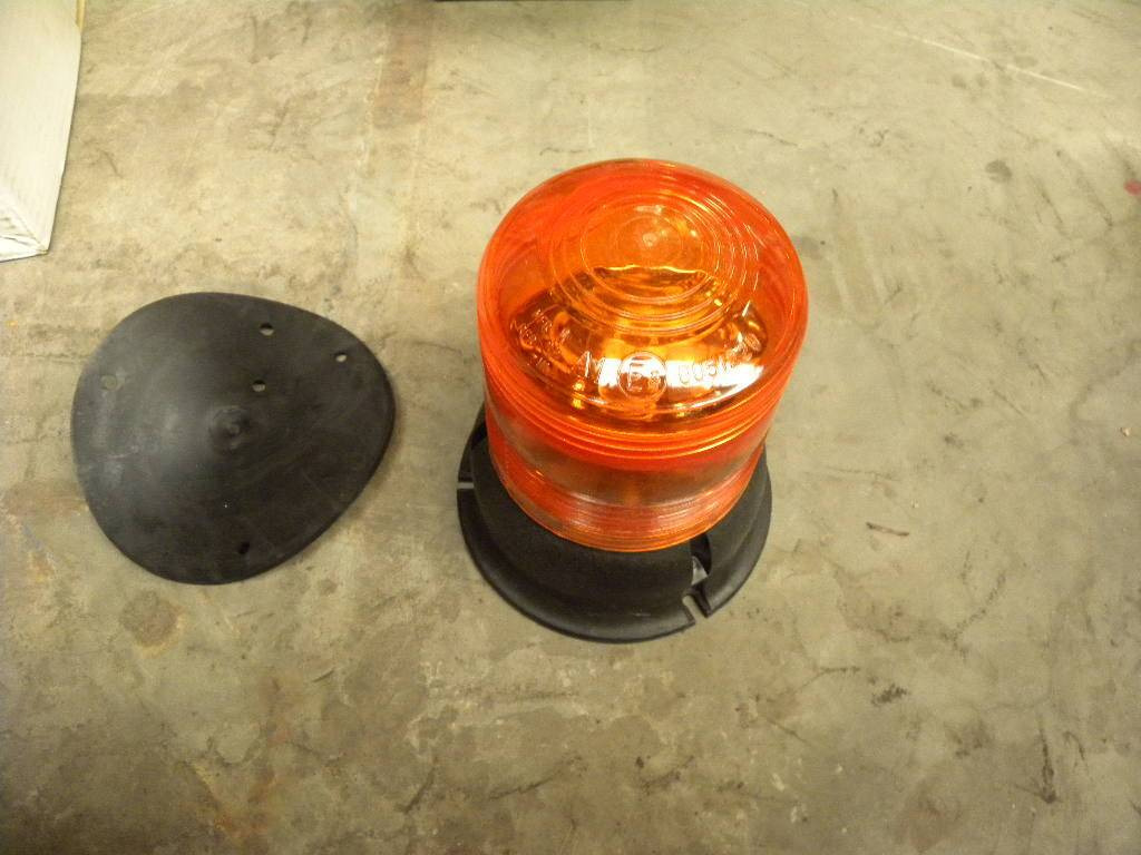 Warning light, Microrot ELEV - Lámpá/ Világítás - Anyagmozgató gép: 1 kép. Warning light, Microrot ELEV - Lámpá/ Világítás - Anyagmozgató gép: 1 kép.