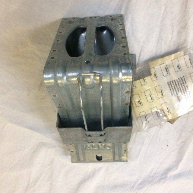 Wheel Chock E36Z-76051 DIN76051 - Fülke és belső tér - Anyagmozgató gép: 2 kép. Wheel Chock E36Z-76051 DIN76051 - Fülke és belső tér - Anyagmozgató gép: 2 kép.