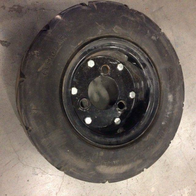 Wheel for Scrubber vacuum cleaner Nilfisk BR 850 - Gumiabroncsok és felnik - Takarítógép: 3 kép. Wheel for Scrubber vacuum cleaner Nilfisk BR 850 - Gumiabroncsok és felnik - Takarítógép: 3 kép.