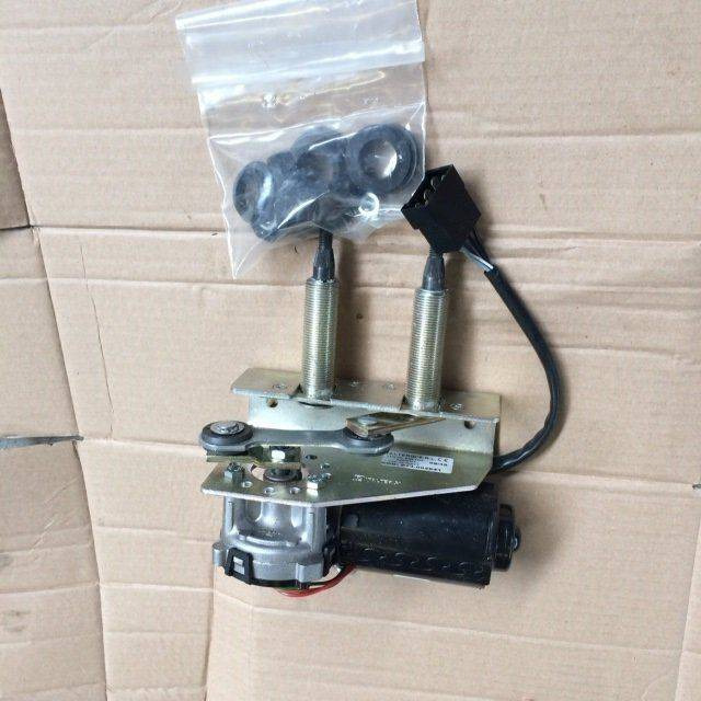 Wiper Motor 99W 12V for Caterpillar / Mitsubishi - Fülke és belső tér - Anyagmozgató gép: 2 kép. Wiper Motor 99W 12V for Caterpillar / Mitsubishi - Fülke és belső tér - Anyagmozgató gép: 2 kép.