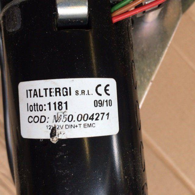 Wiper Motor 99W 12V for Caterpillar / Mitsubishi - Fülke és belső tér - Anyagmozgató gép: 4 kép. Wiper Motor 99W 12V for Caterpillar / Mitsubishi - Fülke és belső tér - Anyagmozgató gép: 4 kép.