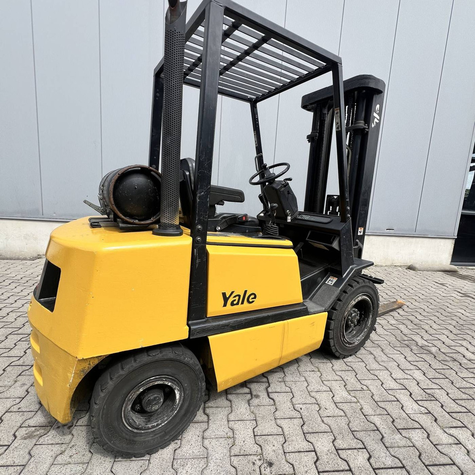 Yale GLP30TF - Gázüzemű targonca: 2 kép. Yale GLP30TF - Gázüzemű targonca: 2 kép.