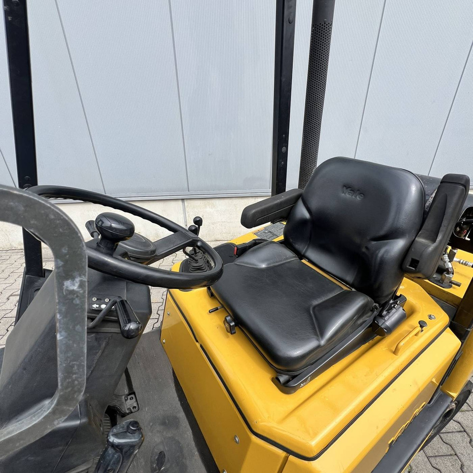 Yale GLP30TF - Gázüzemű targonca: 4 kép. Yale GLP30TF - Gázüzemű targonca: 4 kép.