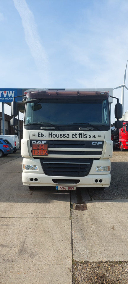 DAF CF 360 - Tartályos teherautó: 4 kép. DAF CF 360 - Tartályos teherautó: 4 kép.