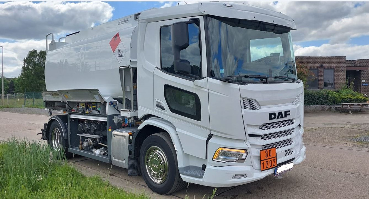 DAF XD300FA lízing DAF XD300FA: 7 kép.